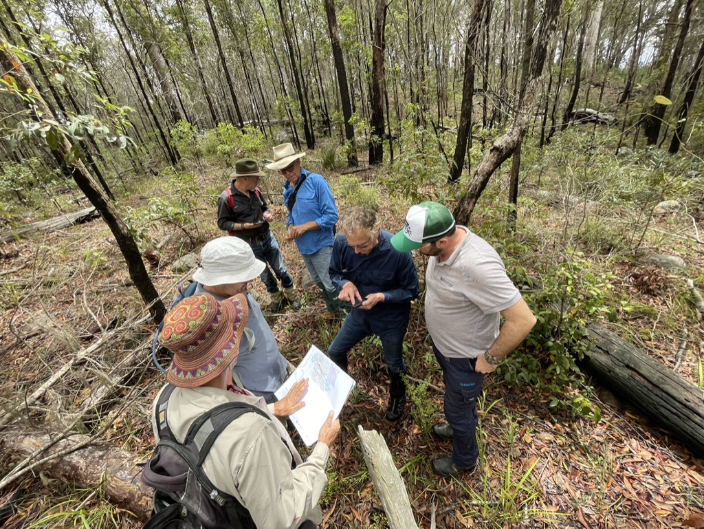 forest-team-using-maps forest-team-using-maps